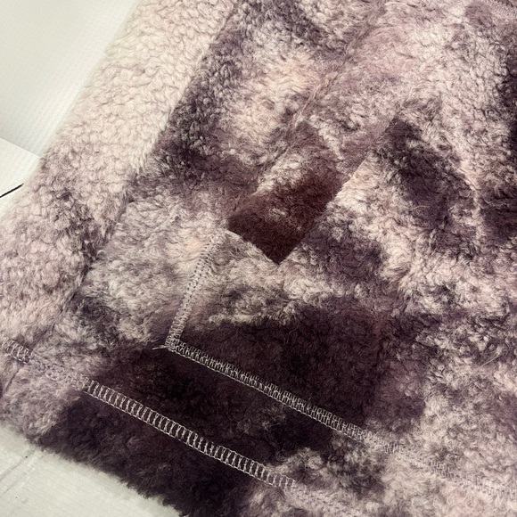The North Face Tie-Dye Fleece Jacket in Purple - Picture 6 of 9